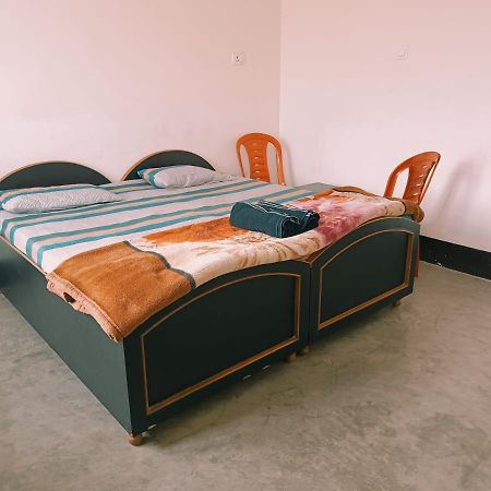 Kamla Guest House Kushinagar Exteriör bild