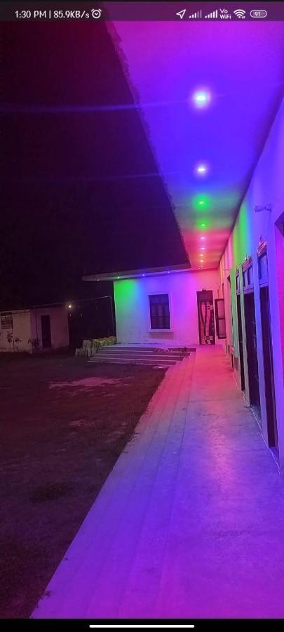 Kamla Guest House Kushinagar Exteriör bild