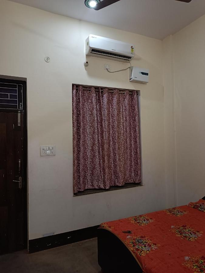 Kamla Guest House Kushinagar Exteriör bild